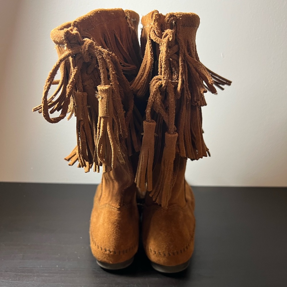 Like New Minnetonka Leather Fringe Boots - Picture 3 of 7